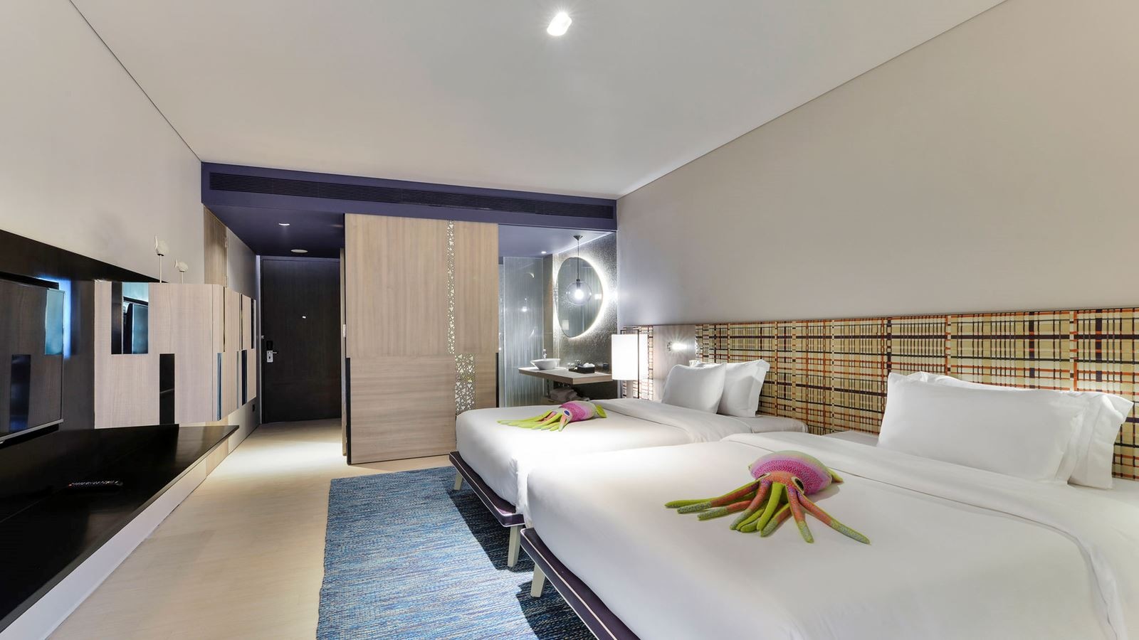 rooms-seascape-queen