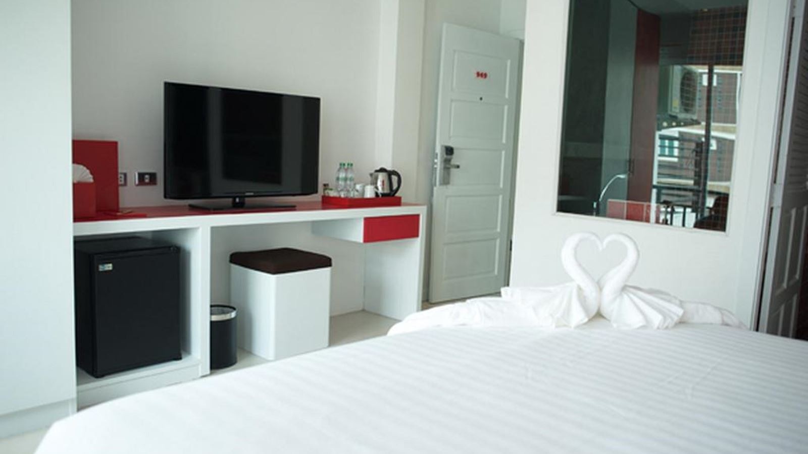 rooms-standard--no-window-