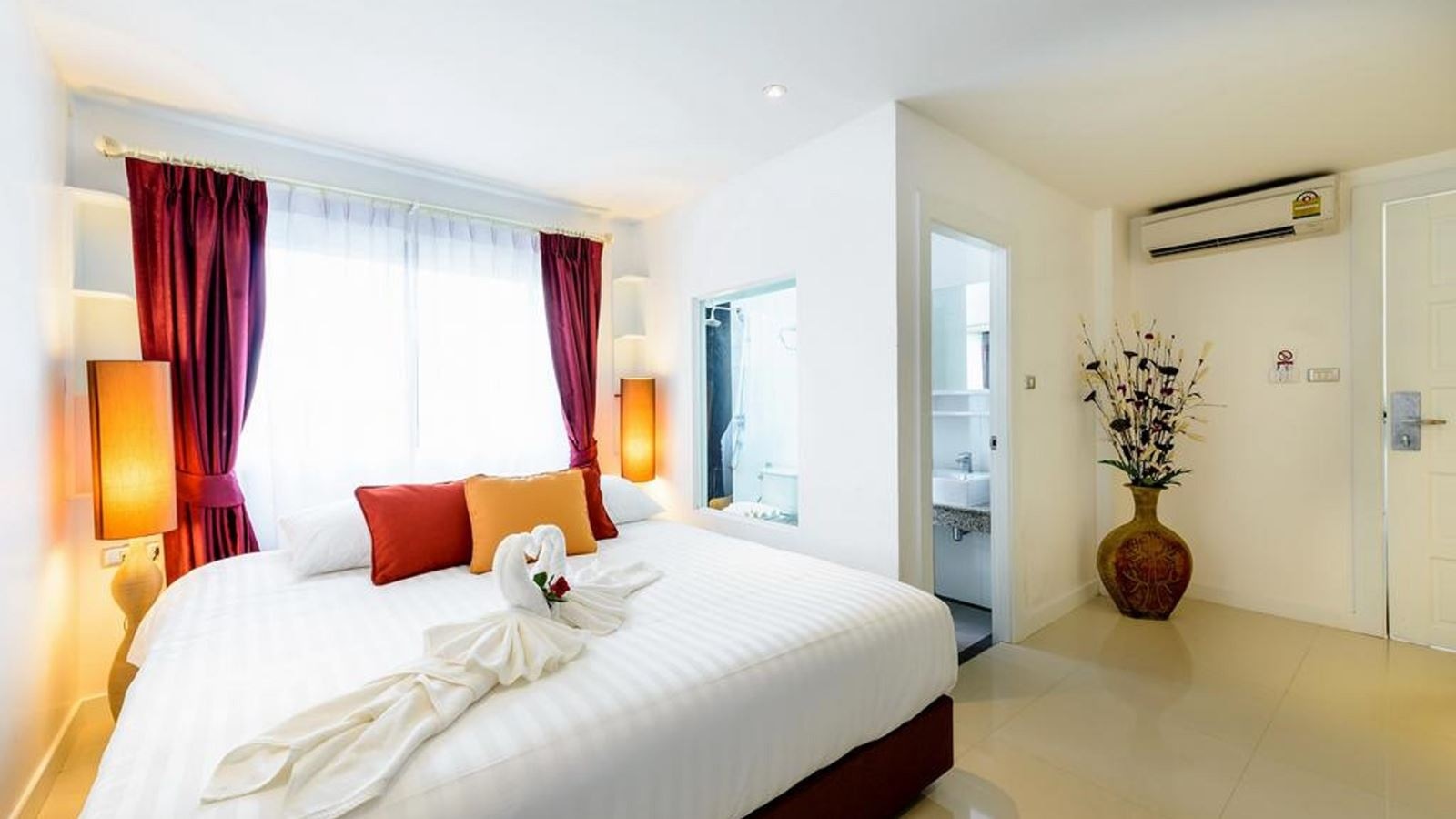 rooms-superior-with-window