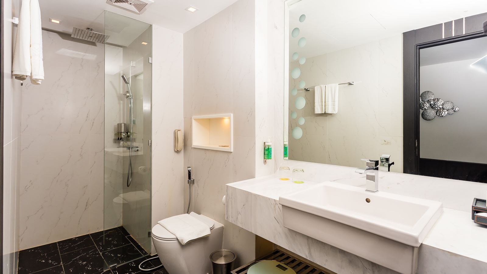 rooms-superior-king-room