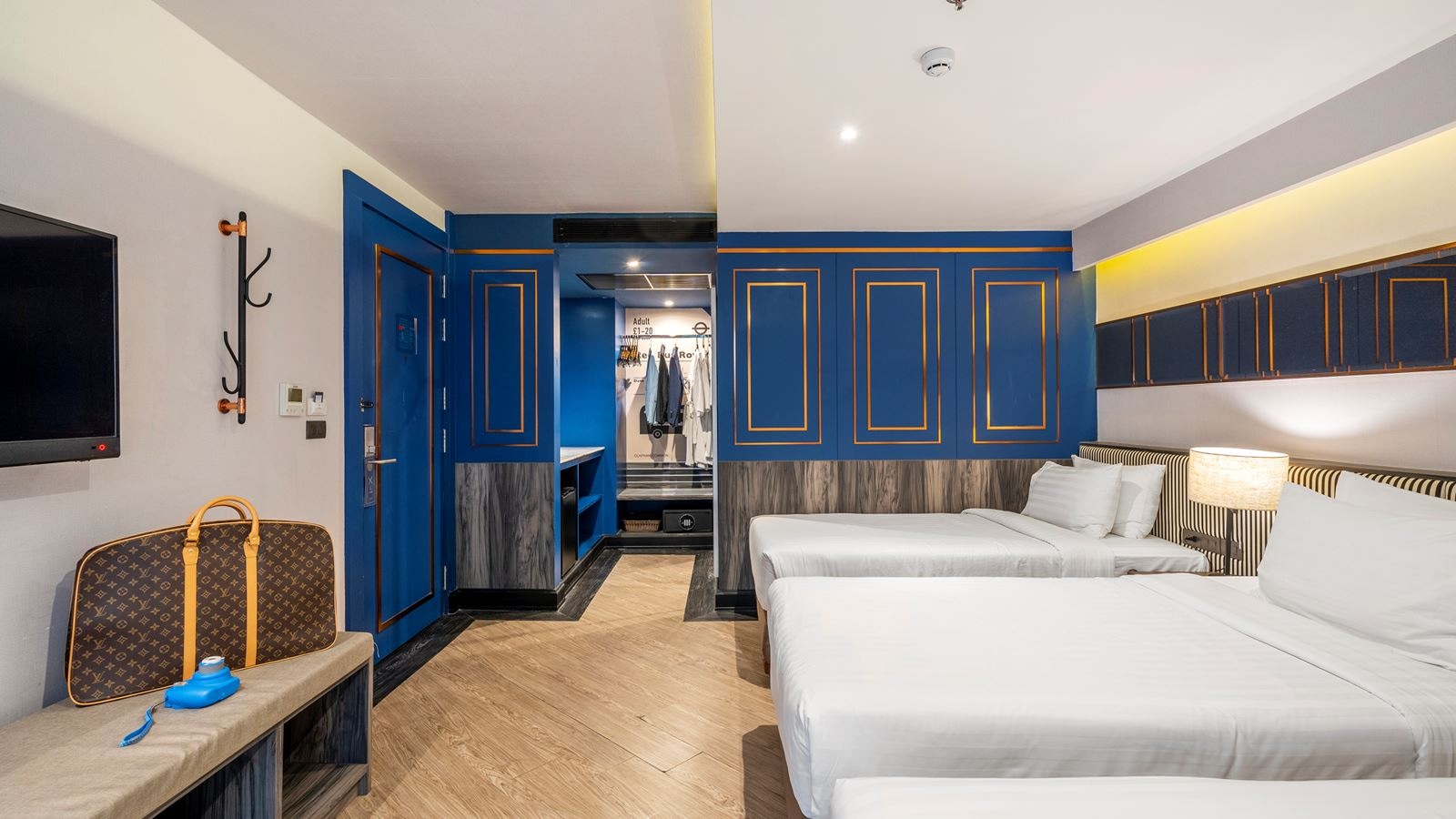 rooms-deluxe-discovery-triple-bed