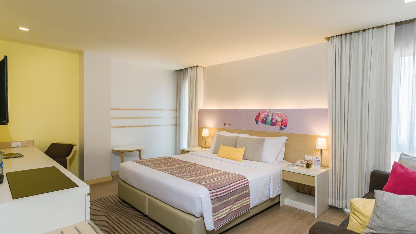 rooms-city-view-deluxe-room