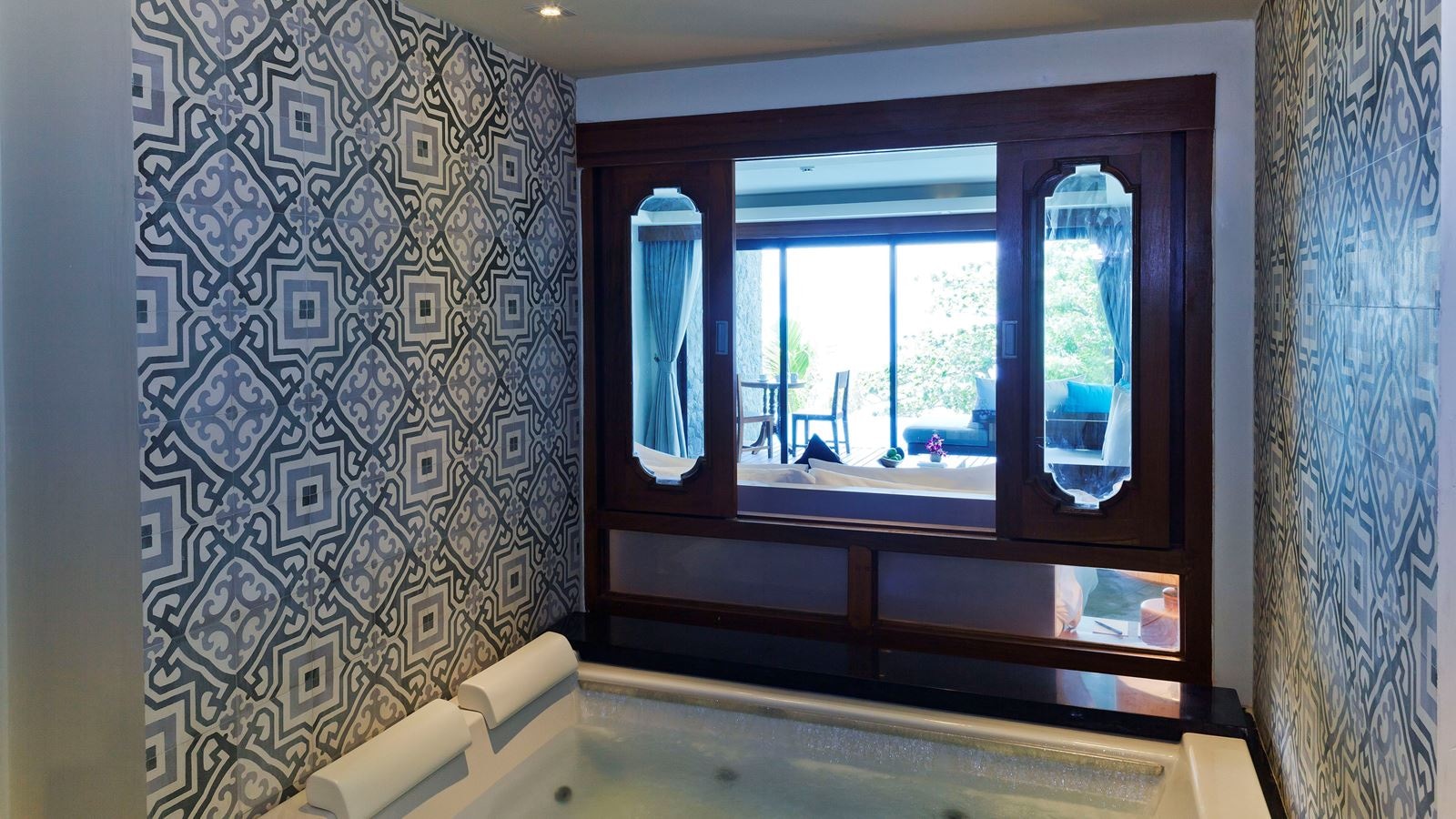 rooms-deluxe-seaview