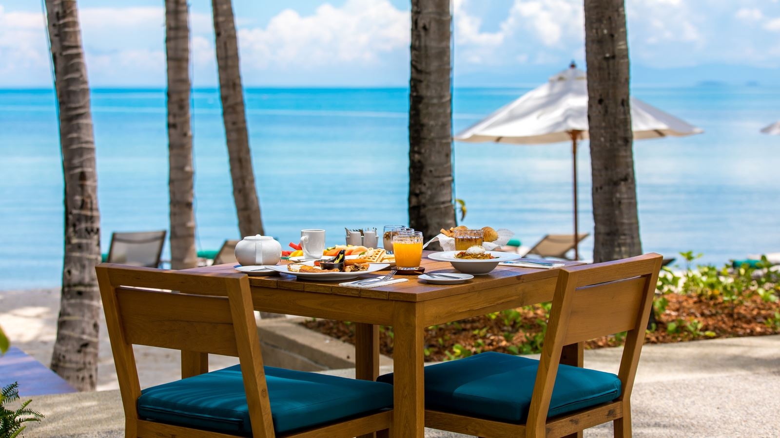 restaurants-edge-water