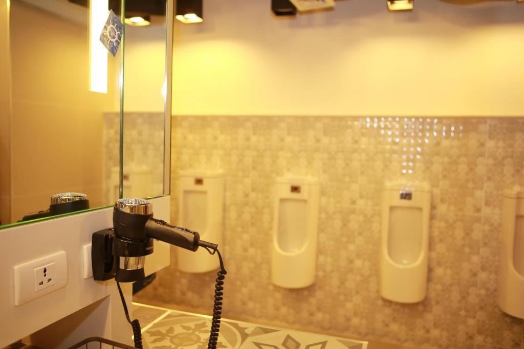 rooms-patong-pool-view