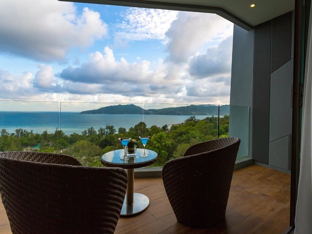 rooms-deluxe-sea-view