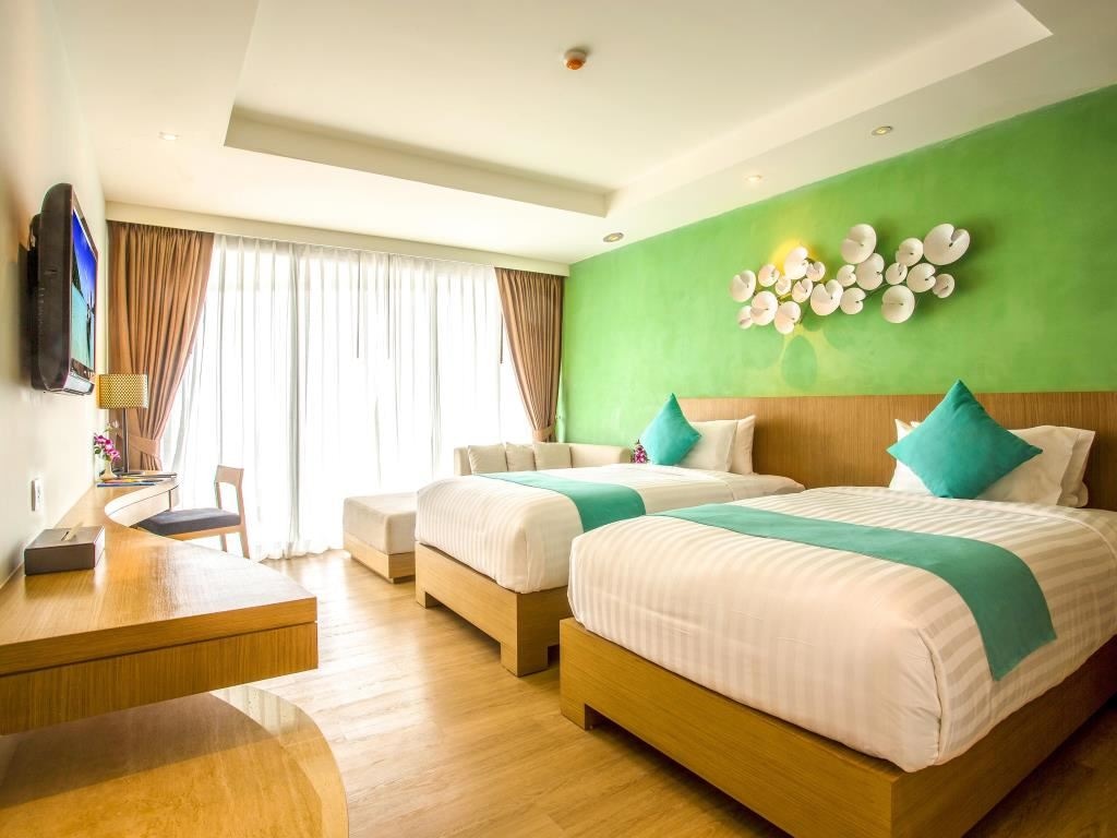 rooms-deluxe-pool-access-sea-view