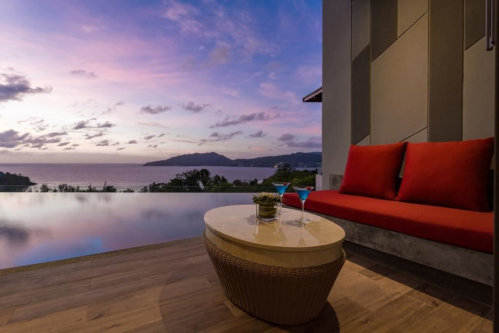 rooms-deluxe-pool-access-sea-view