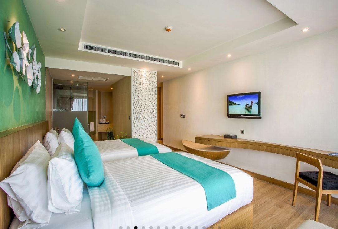 rooms-deluxe-pool-access