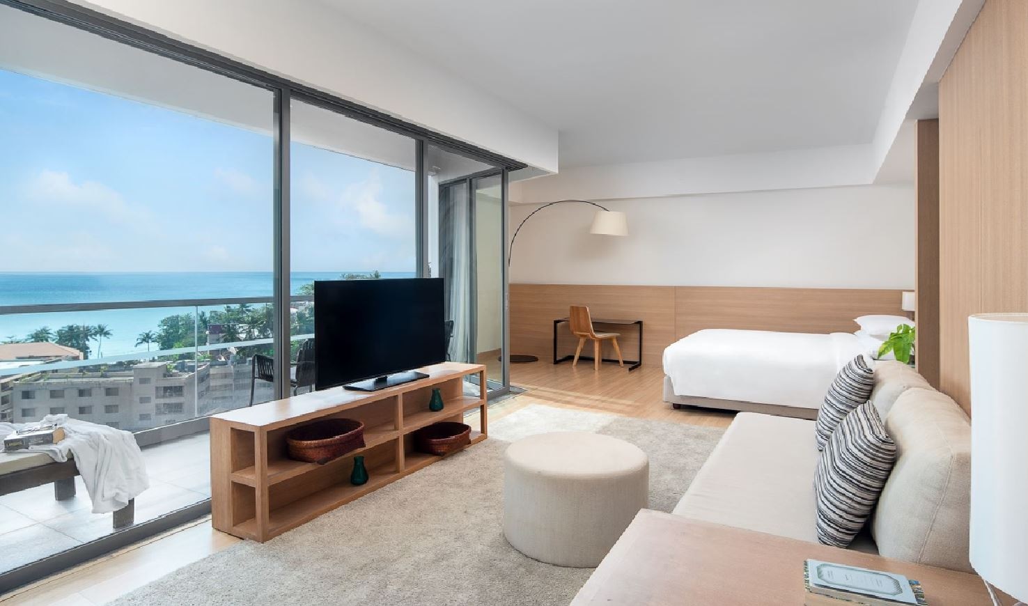 rooms-suite-with-balcony