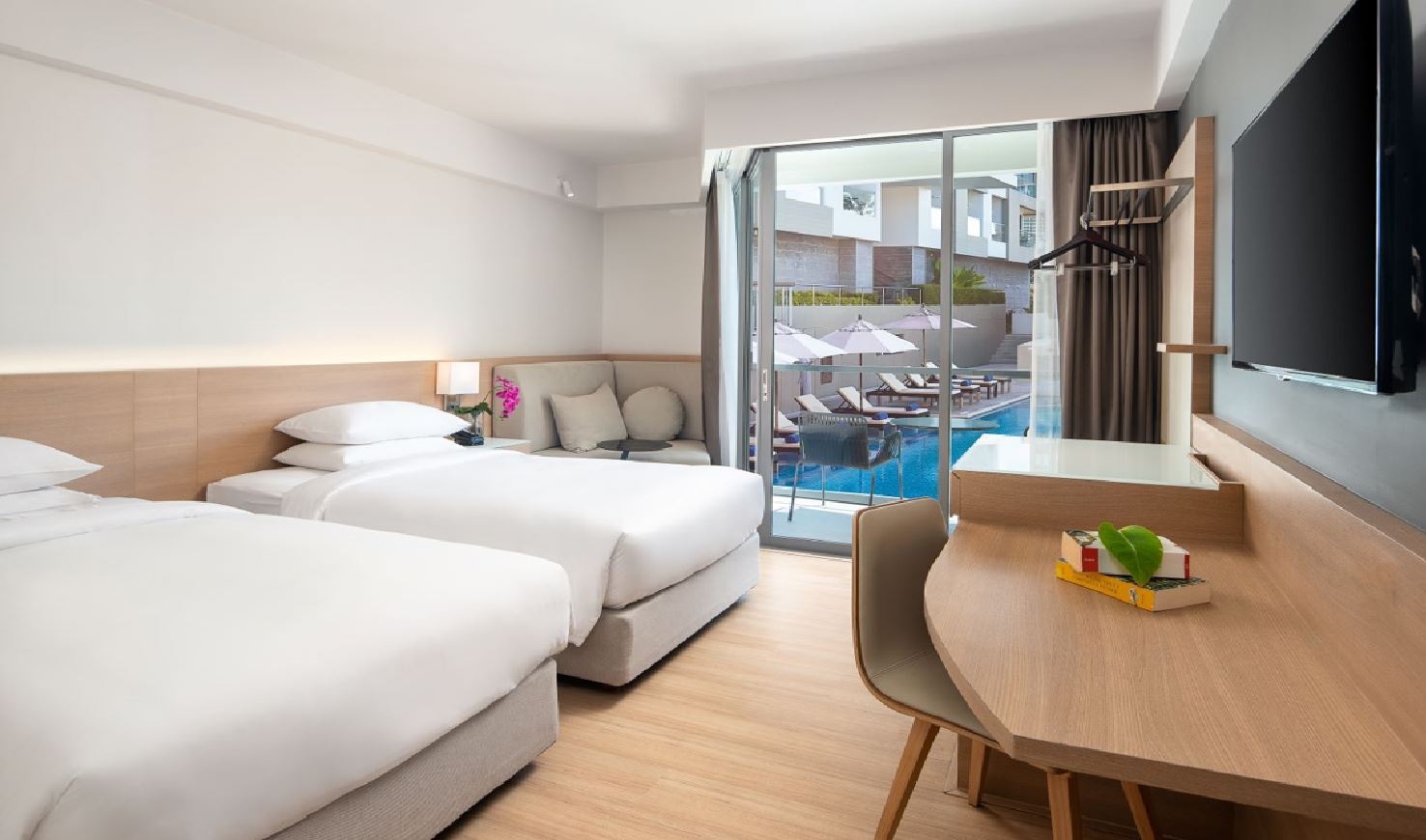 rooms-superior-room-with-balcony