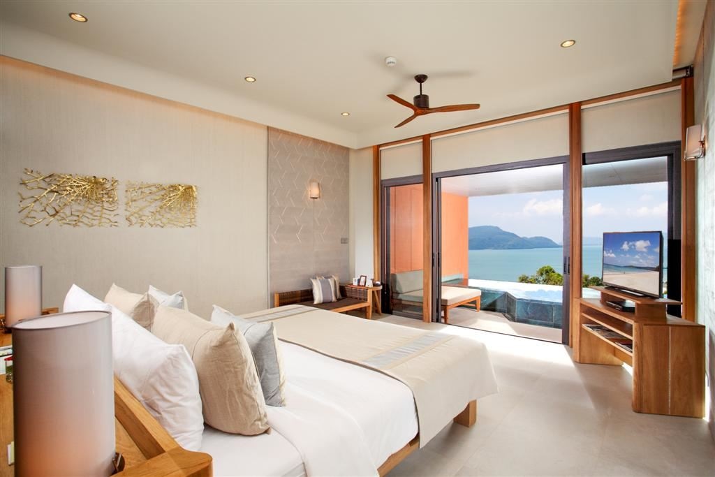 rooms-ocean-view-pool-suite-west