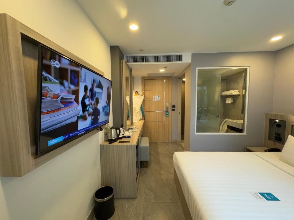 rooms-standard-king-room