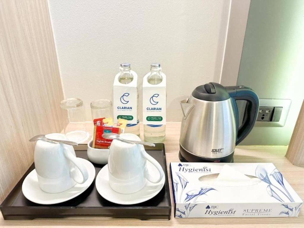 rooms-standard-king-room