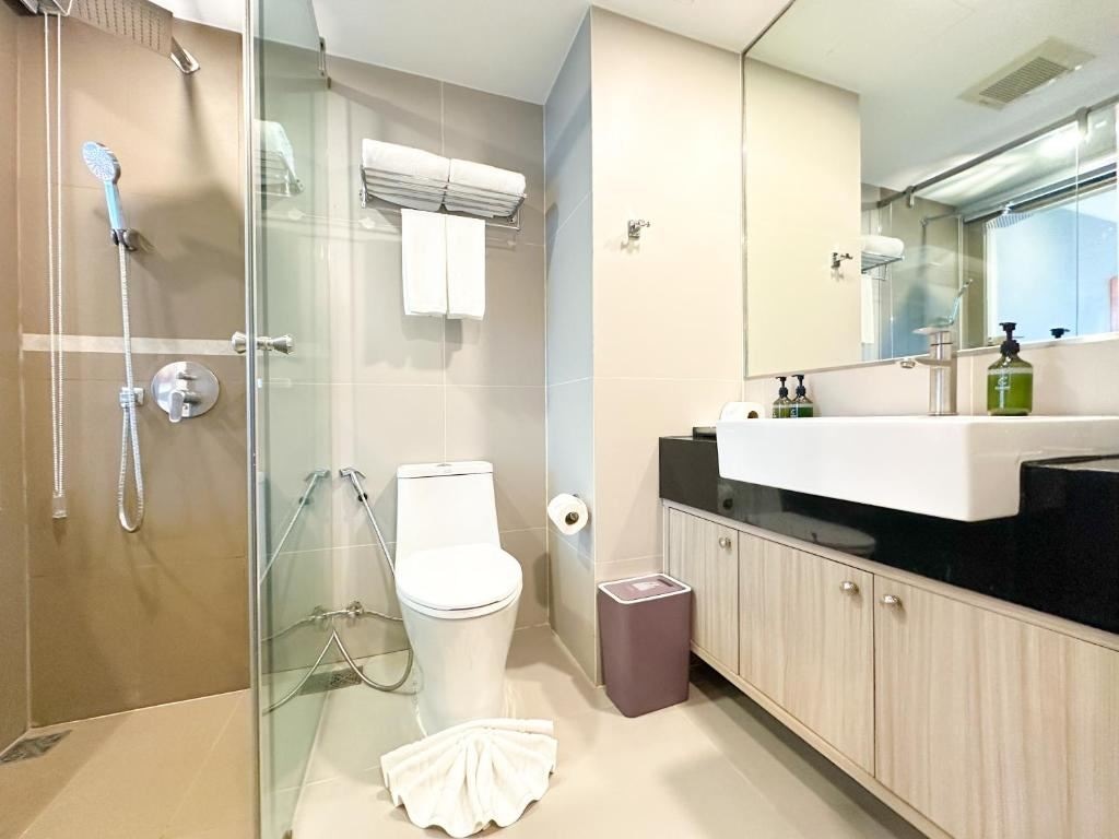 rooms-standard-king-room