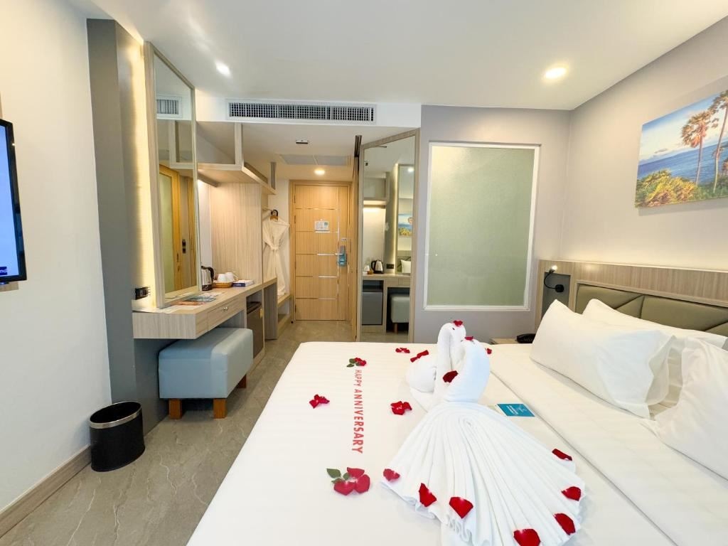 rooms-superior-standard-king-room-balcony