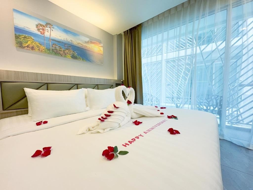 rooms-superior-standard-king-room-balcony