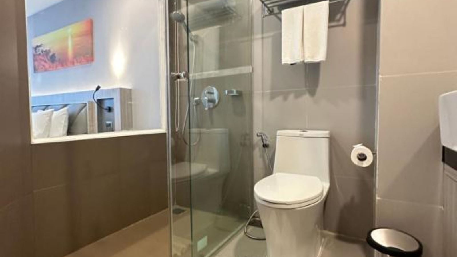 rooms-superior-standard-king-room-balcony