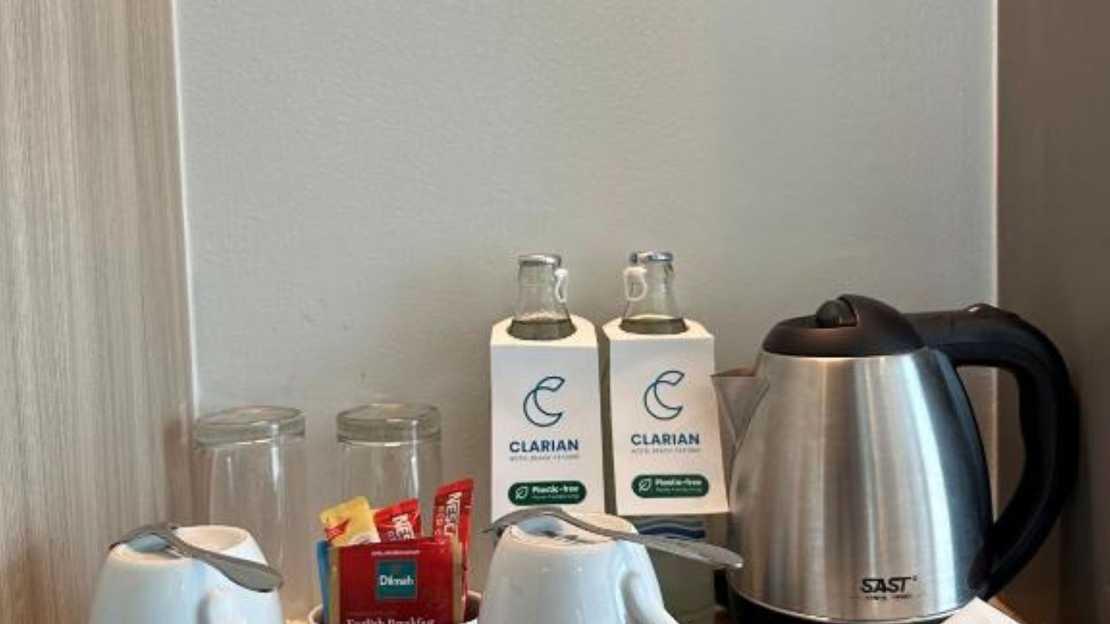 rooms-deluxe-twin-balcony-mountain-view