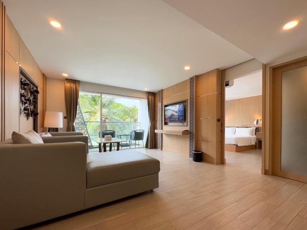 rooms-one-bedroom-suite-city-view