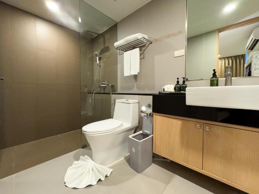 rooms-one-bedroom-suite-city-view