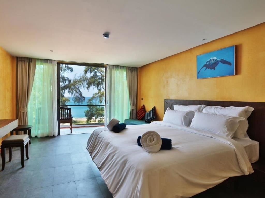 rooms-deluxe-sea-view
