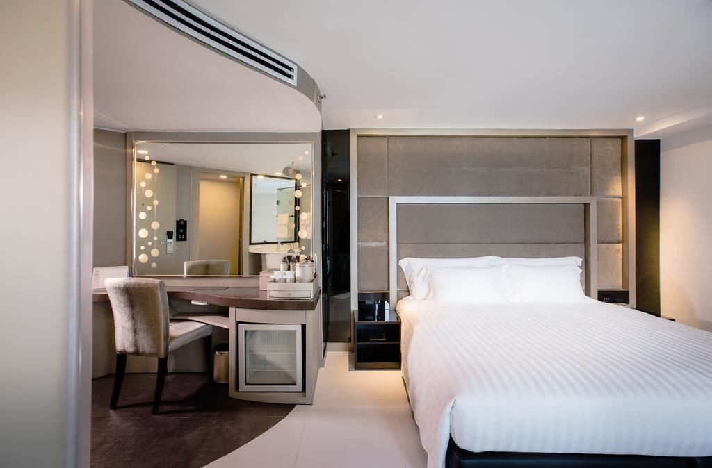 rooms-deluxe-city-view