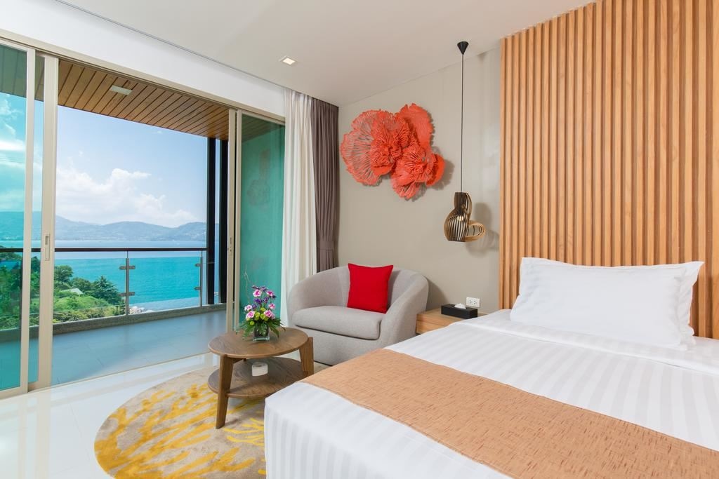 rooms-deluxe-room-ocean-view