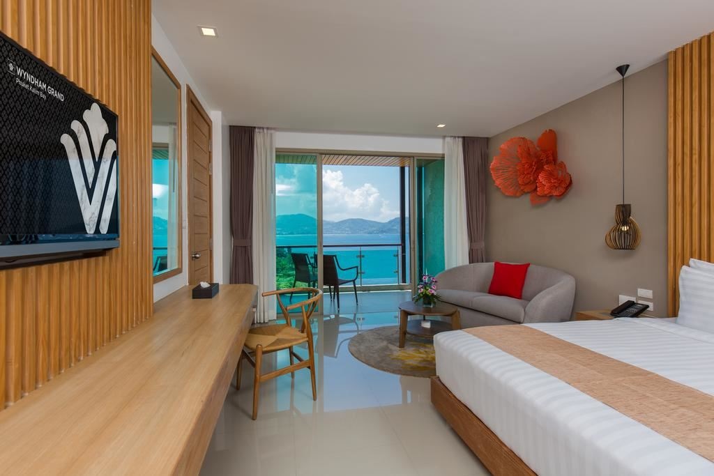 rooms-deluxe-room-ocean-view