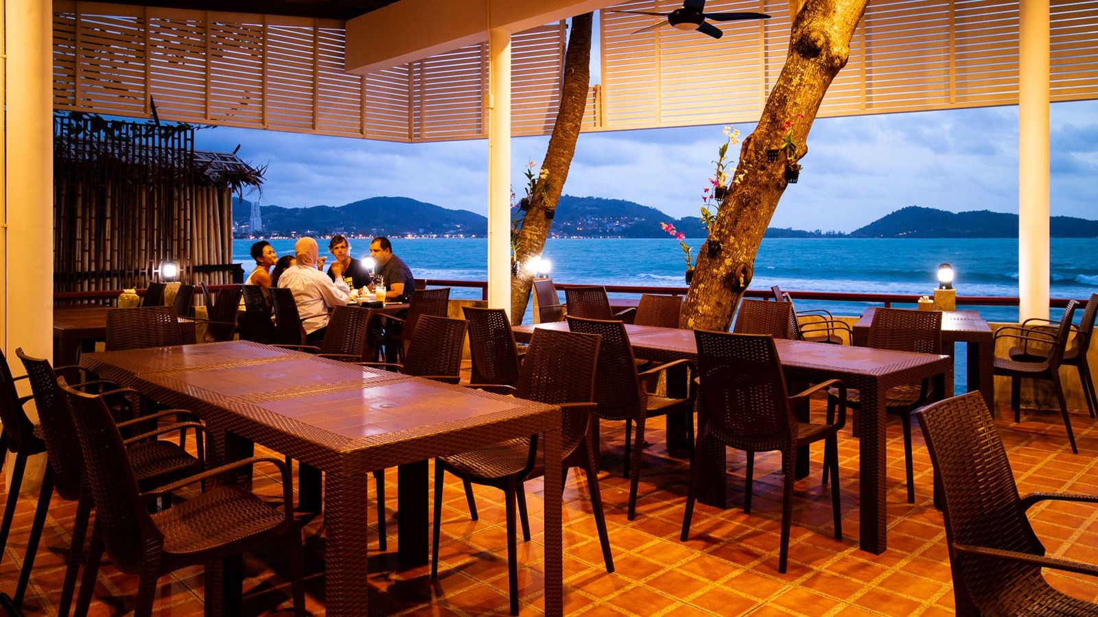 restaurants-pantai-sea-view-restaurant