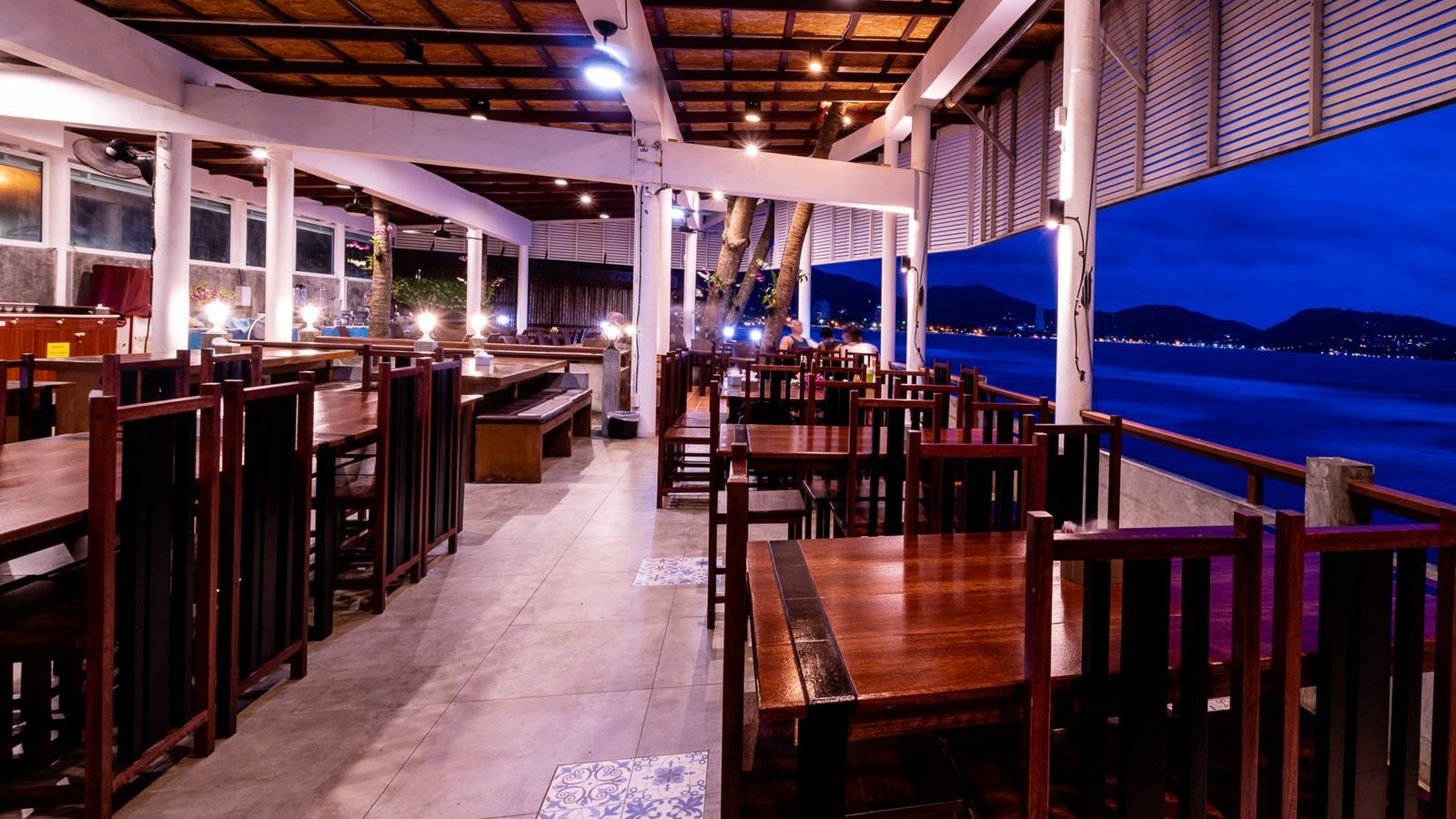 restaurants-pantai-sea-view-restaurant