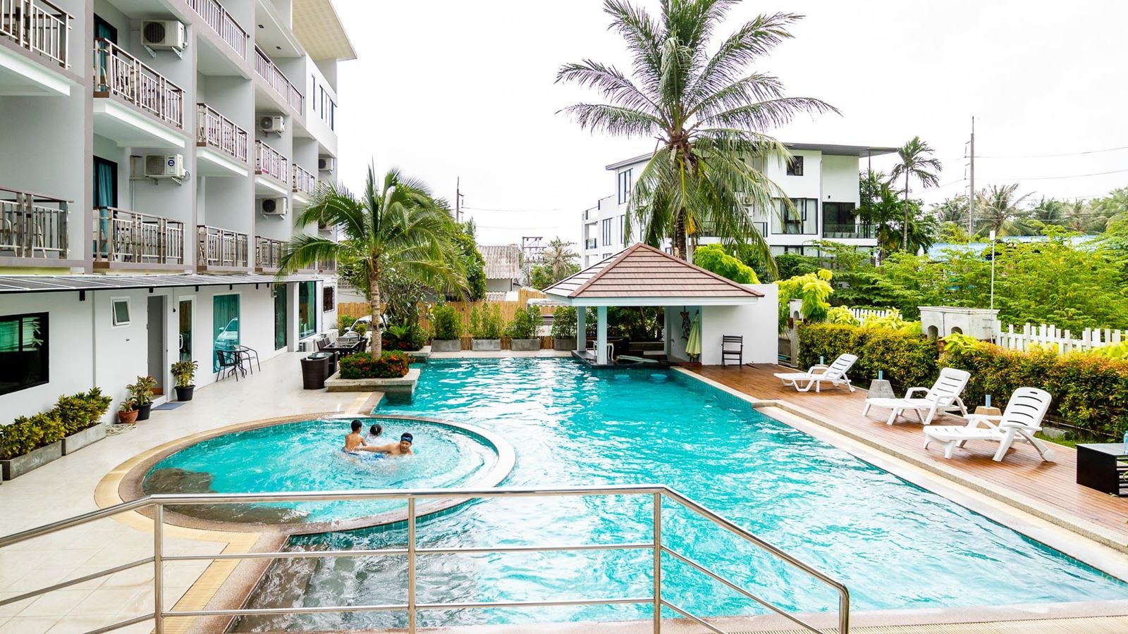 pools-outdoor-childrens-pool