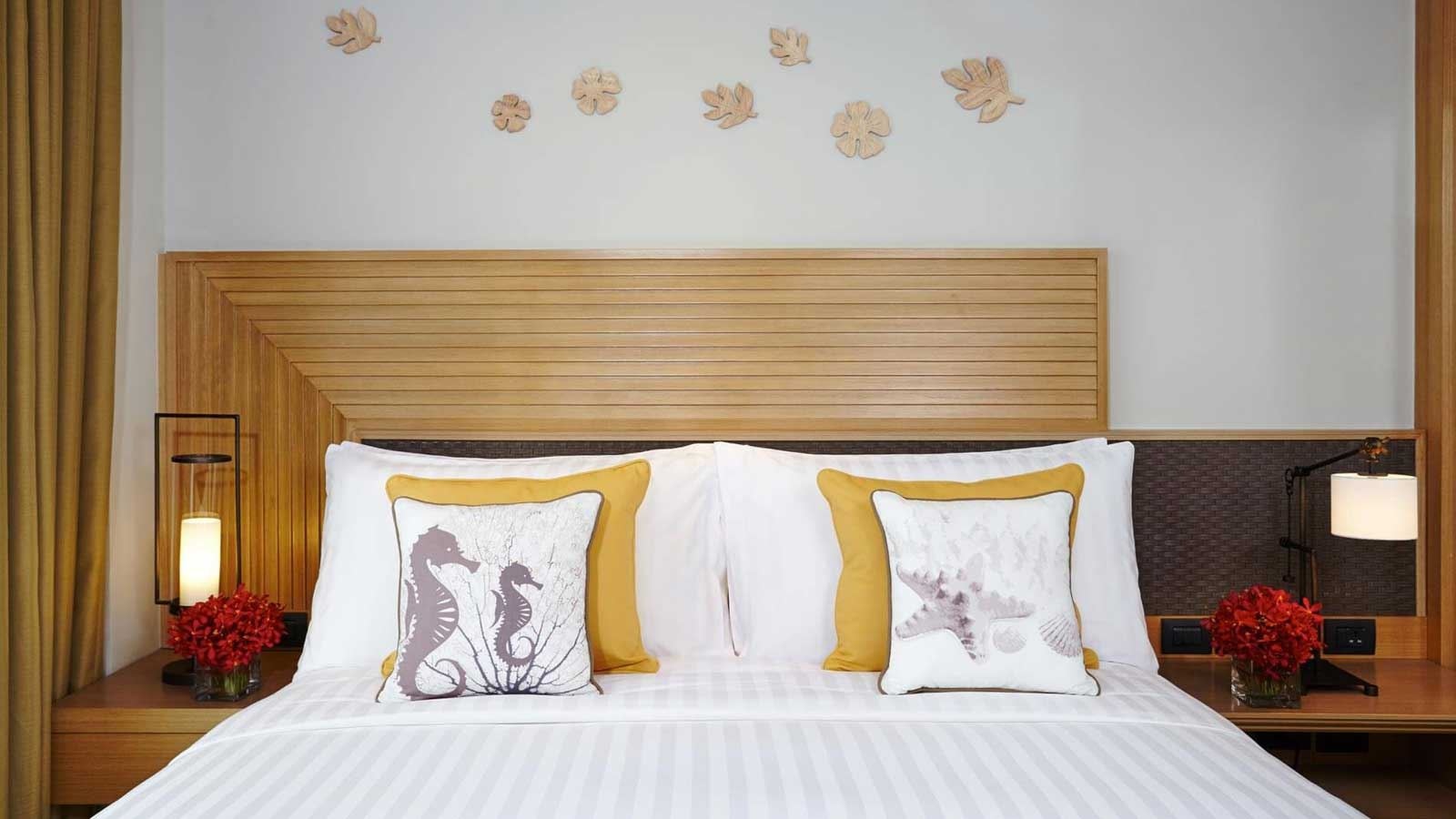 rooms-one-bedroom-suite-room-ocean-coral-lounge