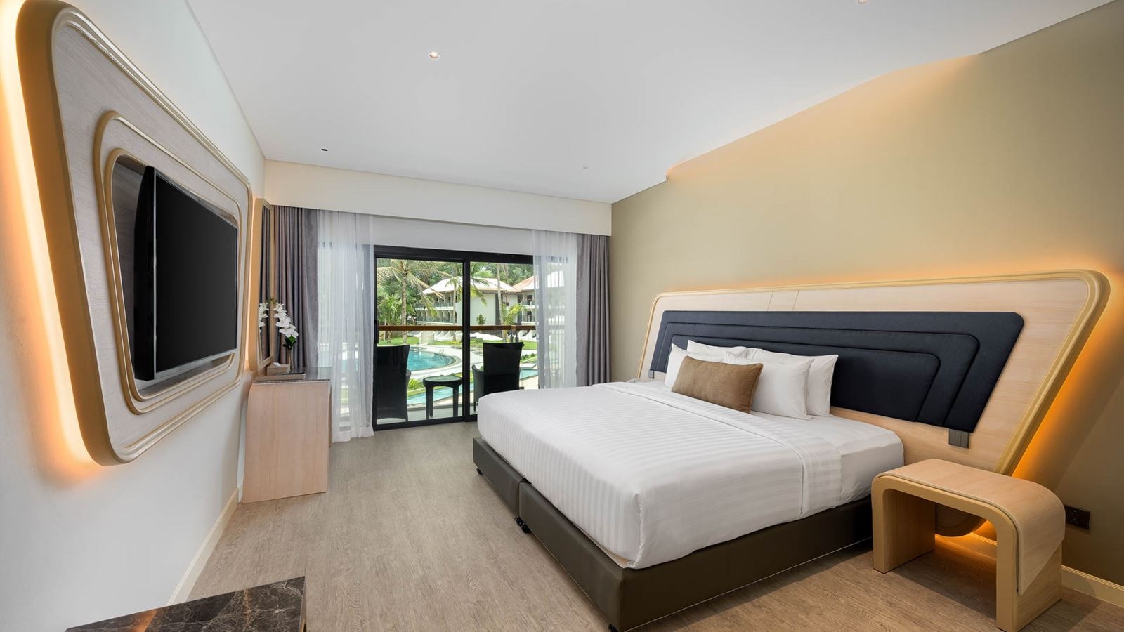 rooms-amora-superior-pool-view