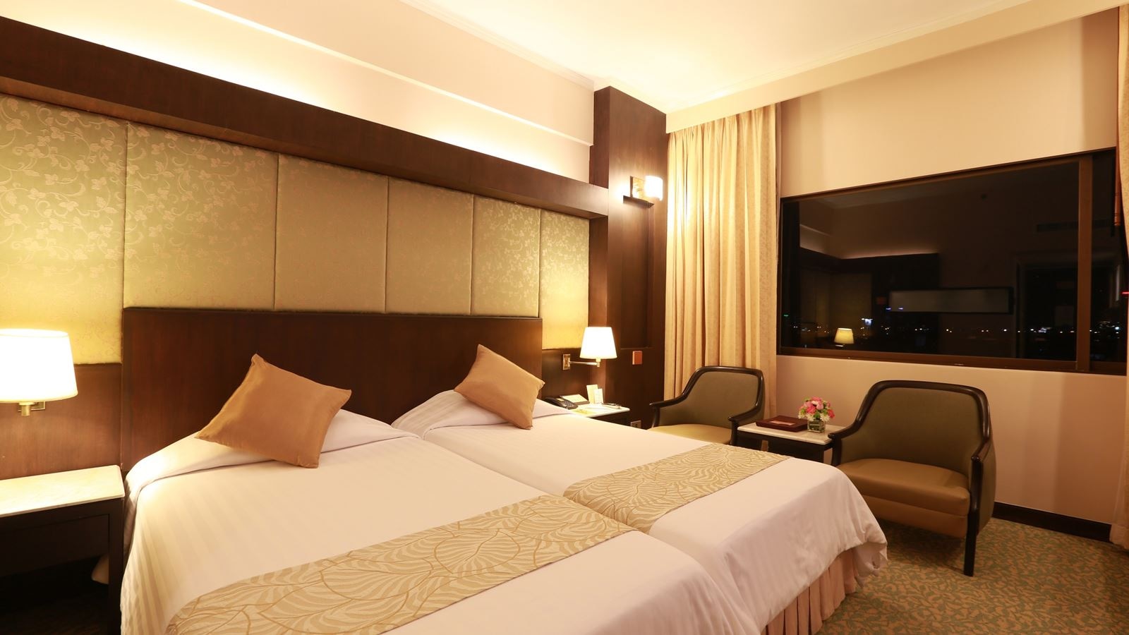 rooms-executive-room