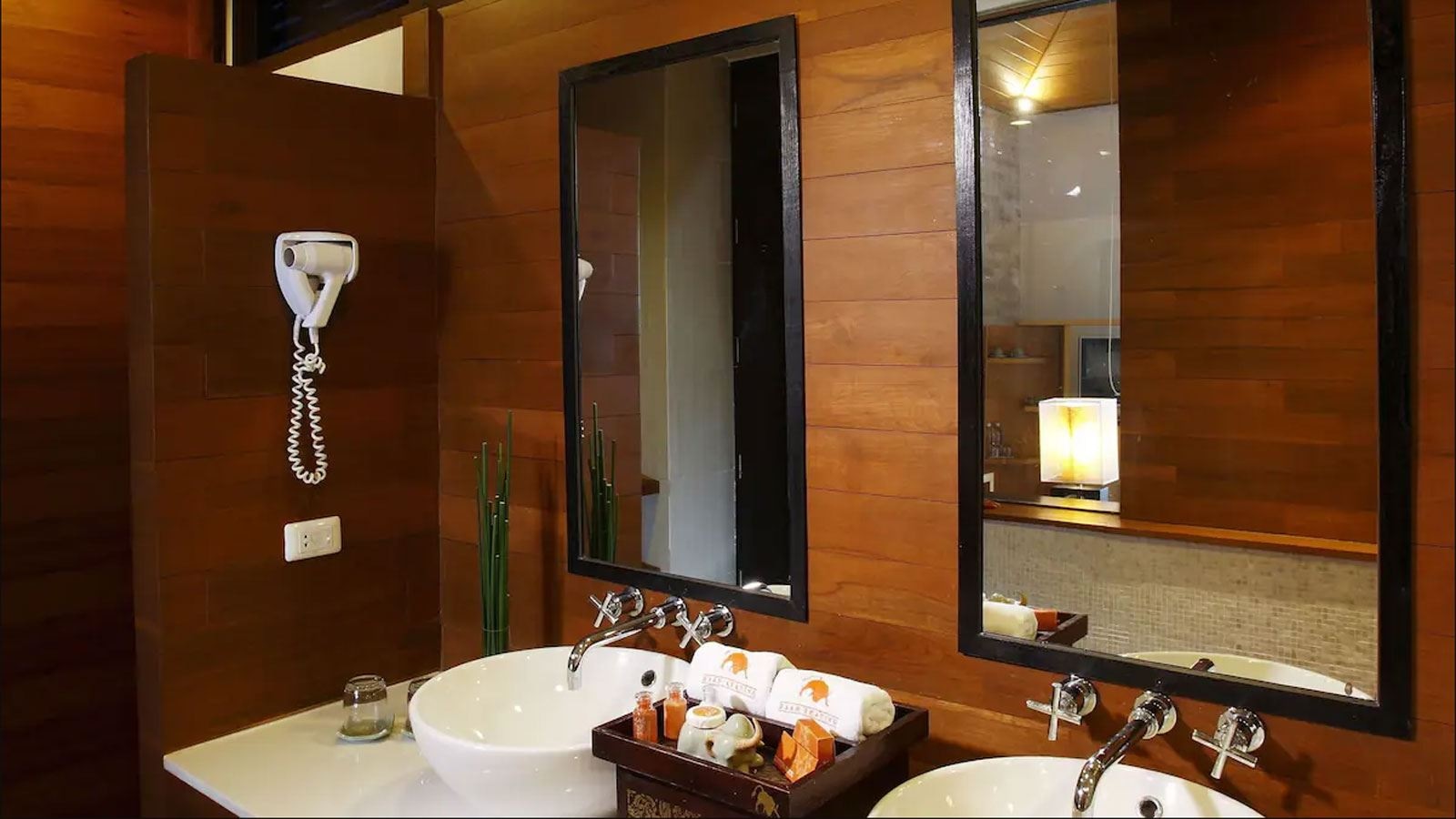 rooms-deuxe-pavilion