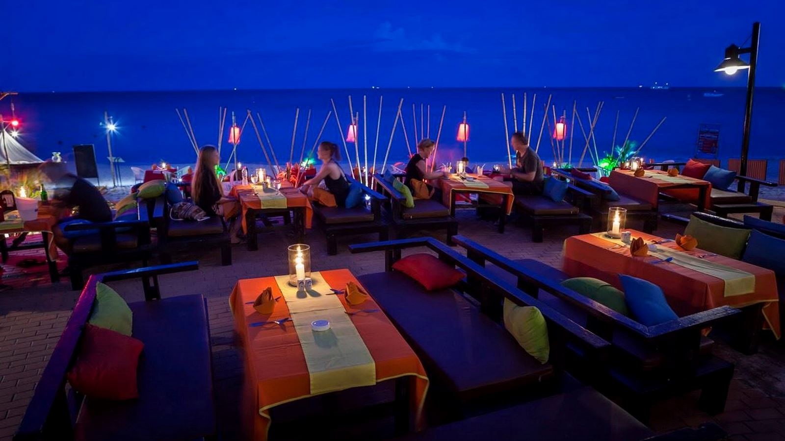 restaurants-moon-dance-restaurant