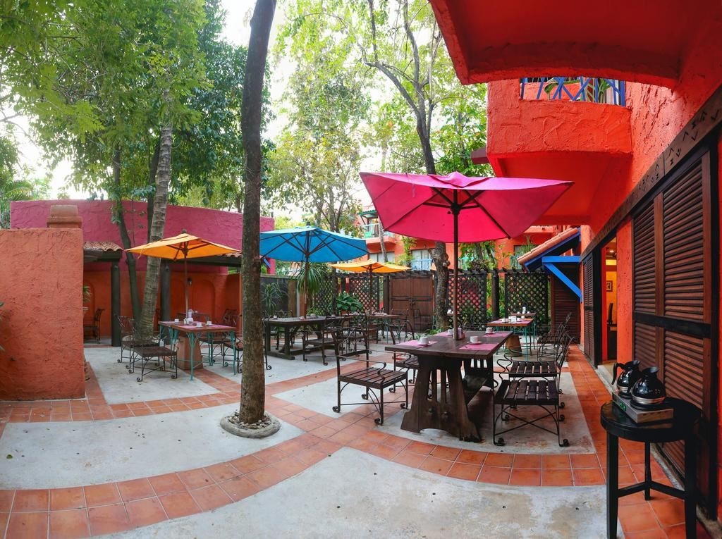 restaurants-moon-walk-restaurant