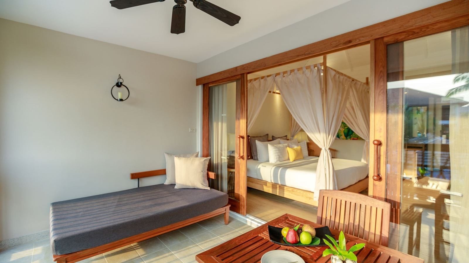 rooms-tropical-canopy