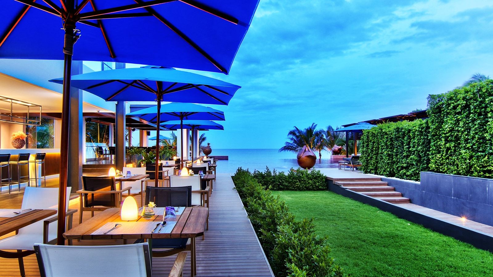 restaurants-the-ivy-beachfront-restaurant