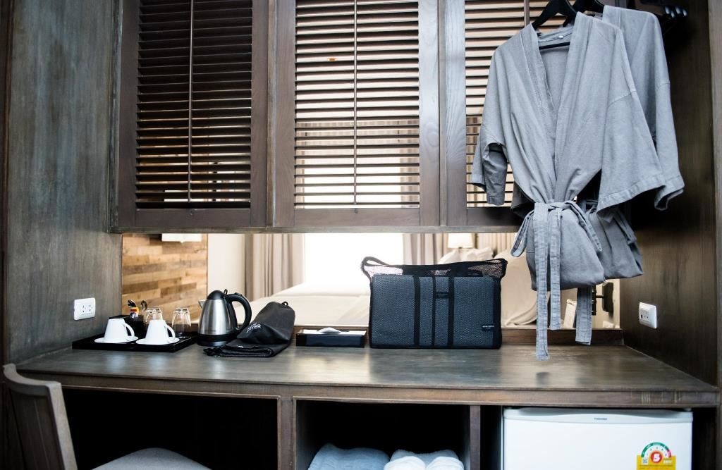 rooms-deluxe-pool-access