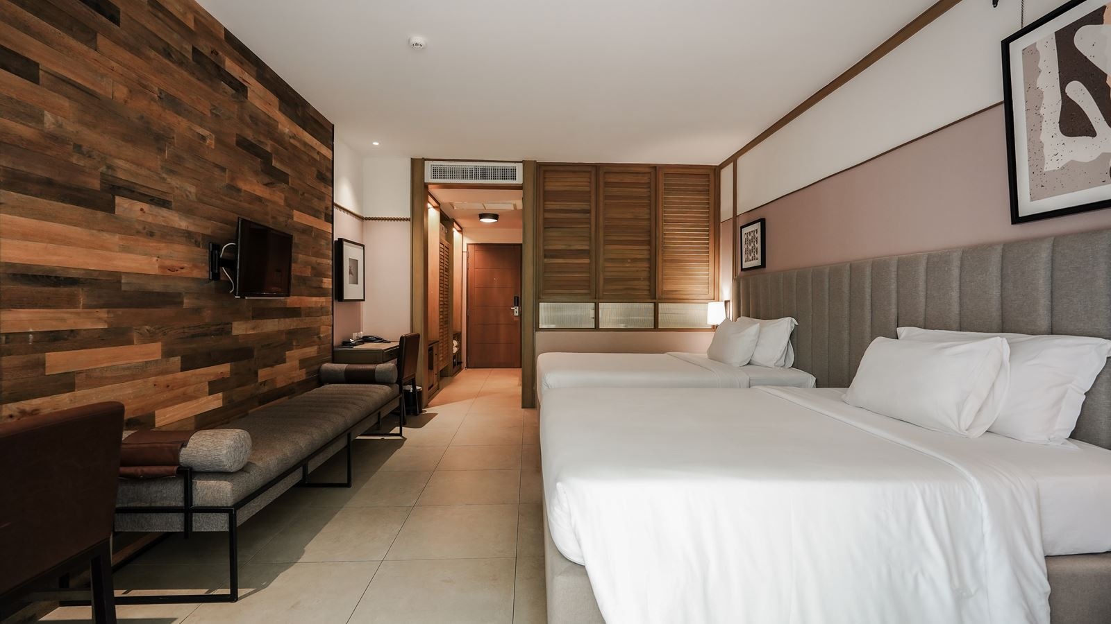 rooms-deluxe-room