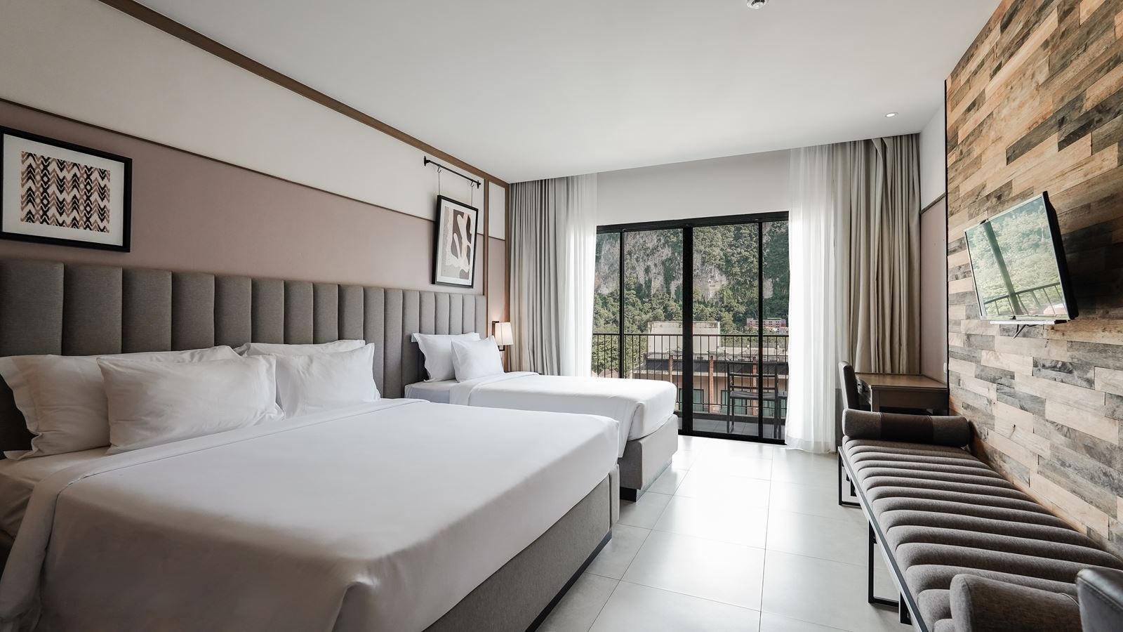 rooms-deluxe-cliff-view