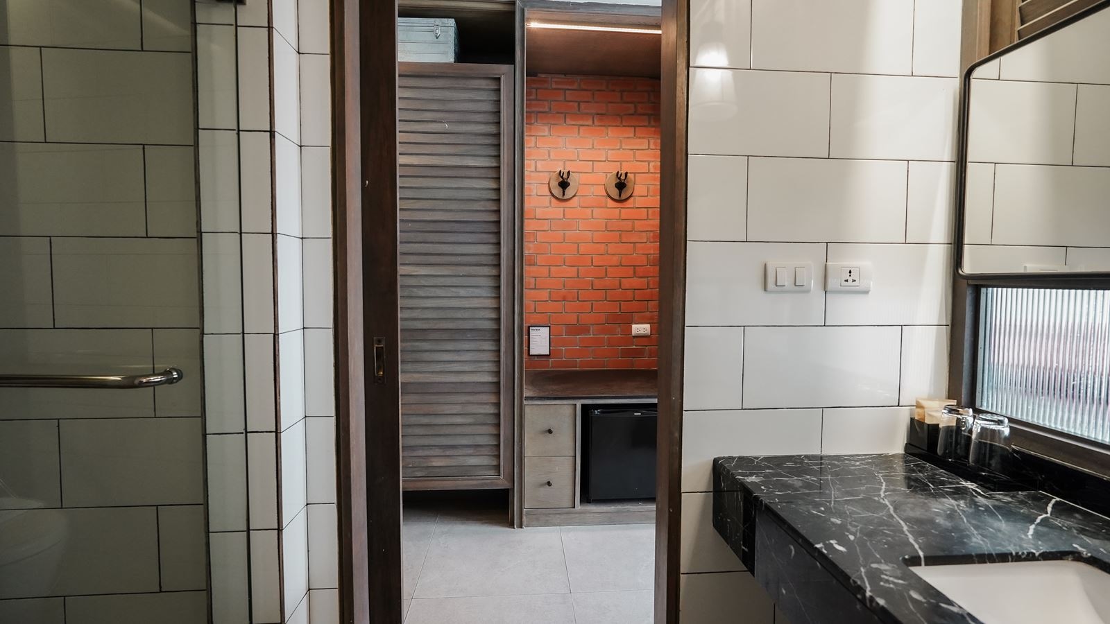rooms-deluxe-pool-access