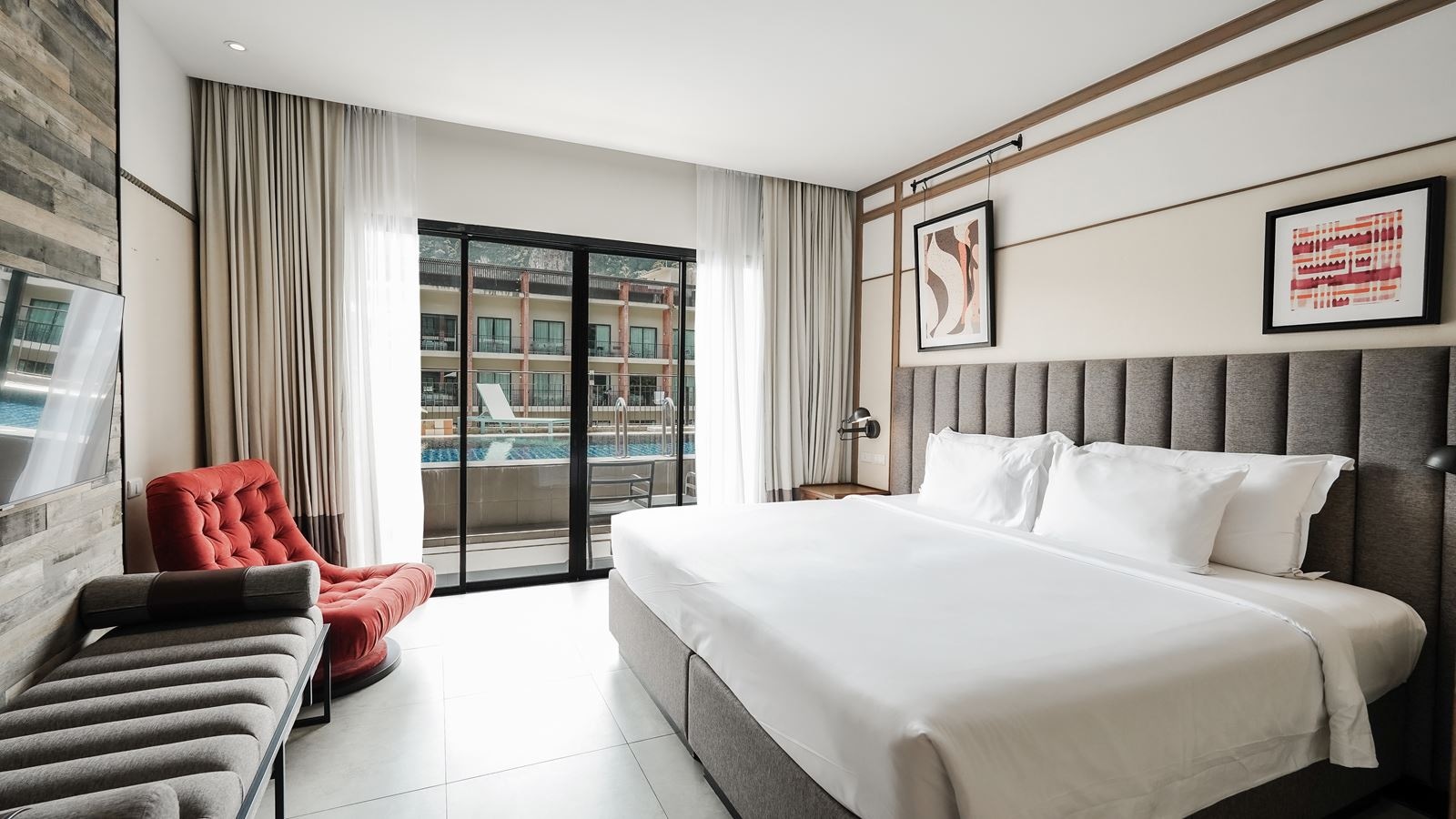 rooms-deluxe-pool-access