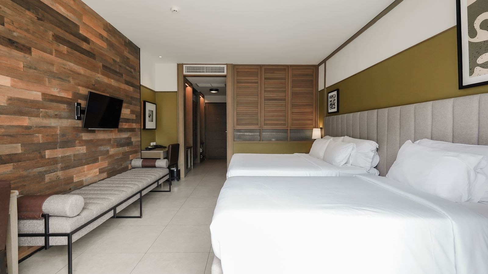 rooms-deluxe-triple