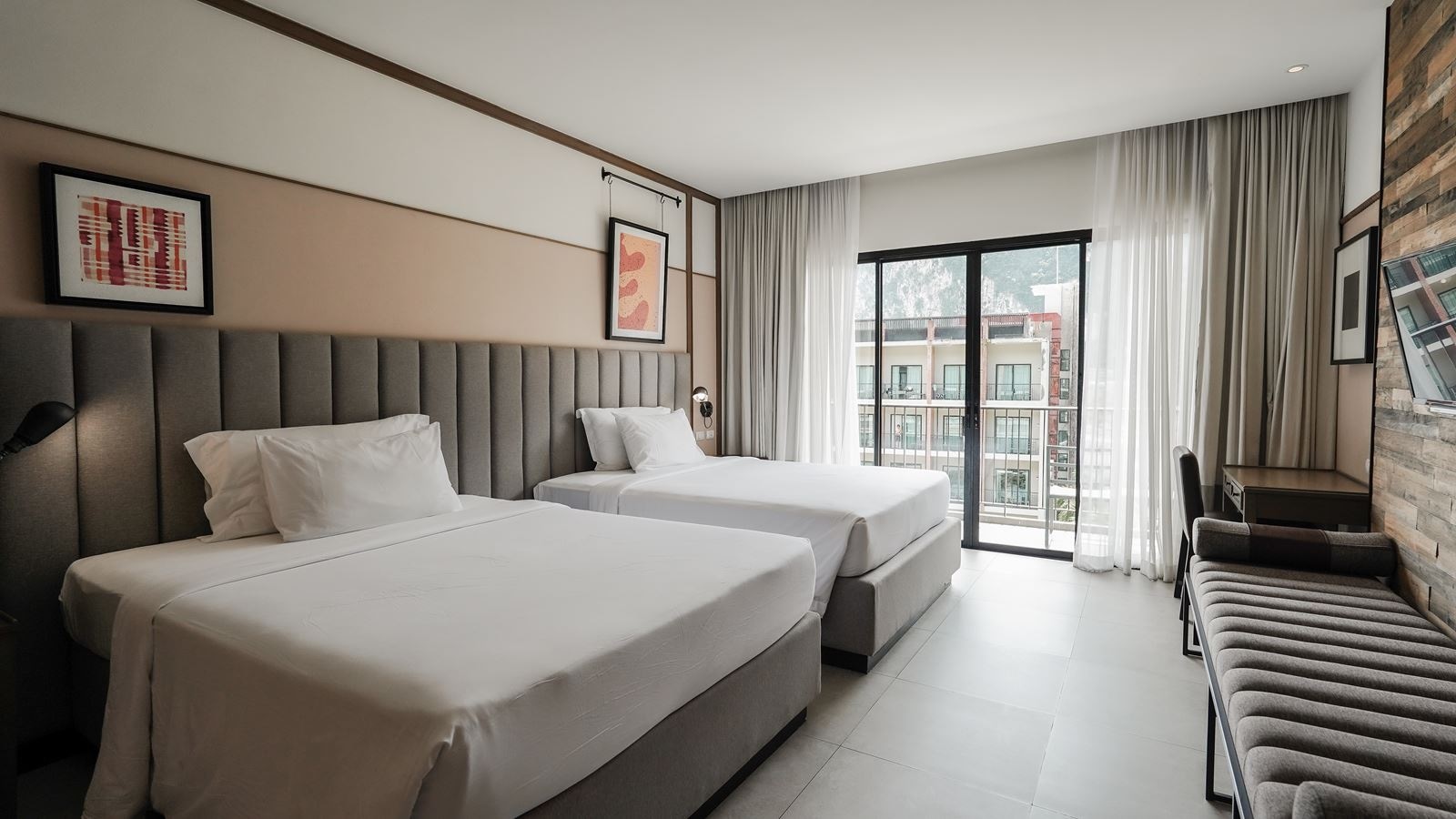 rooms-deluxe-queens