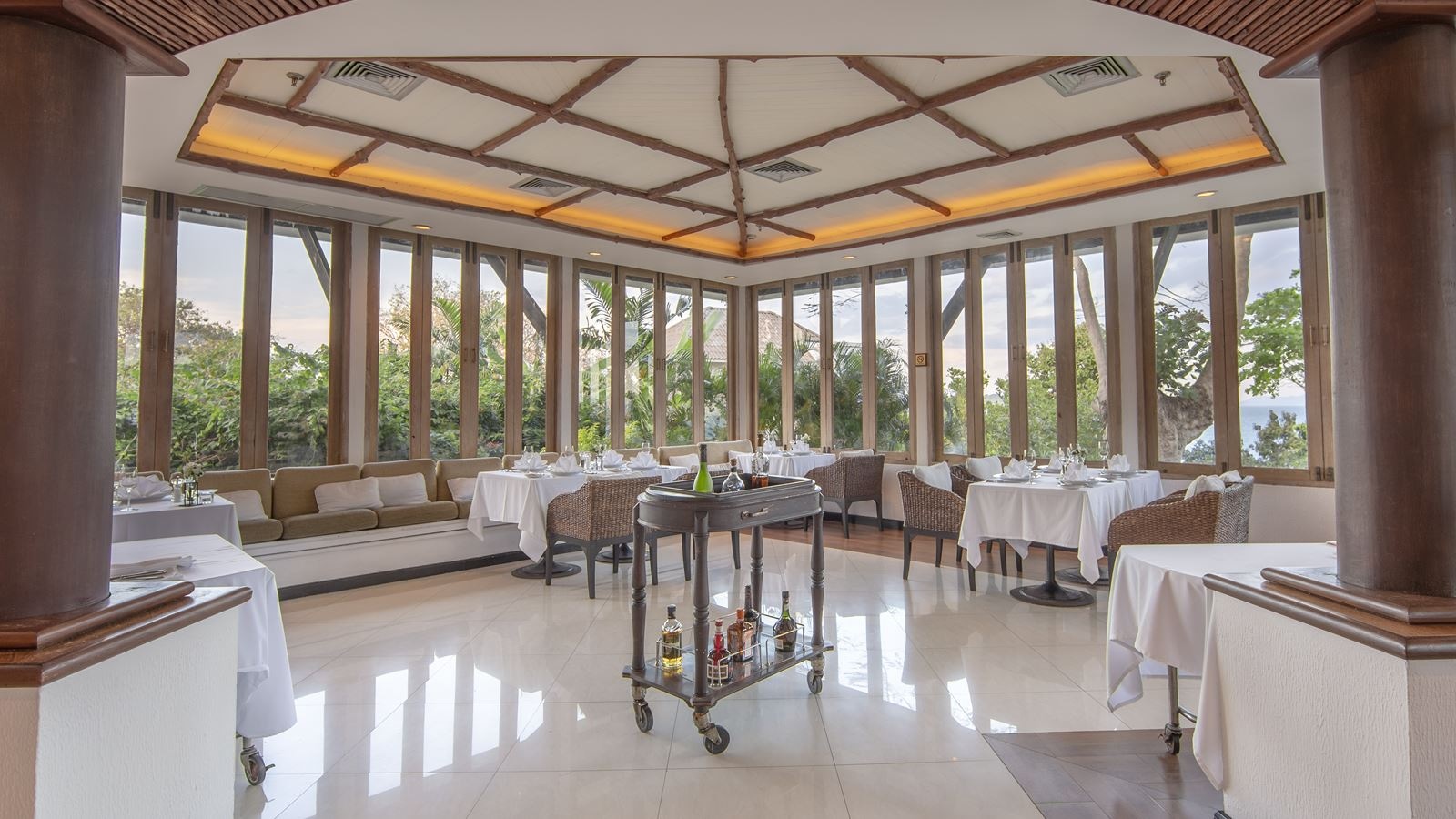 restaurants-top-of-the-reef