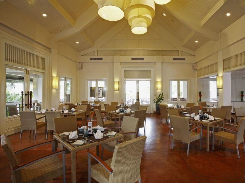 restaurants-seasons-restaurant