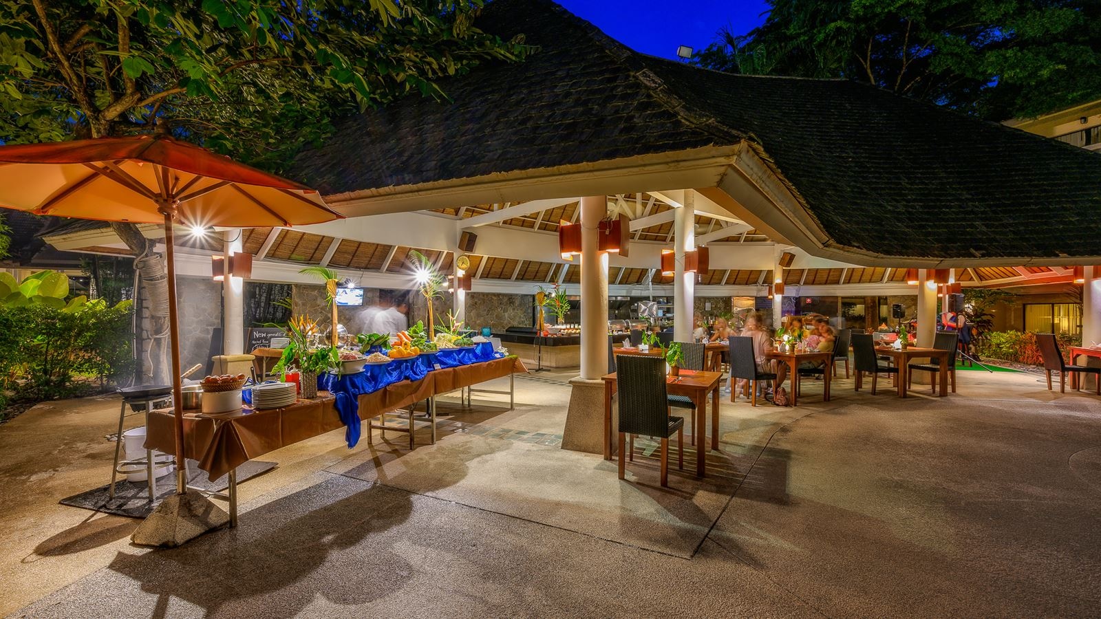 restaurants-waves-restaurant-and-pool-bar